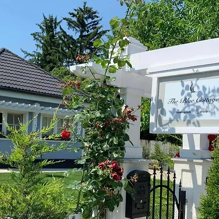 The Blue Akarattya شقة *