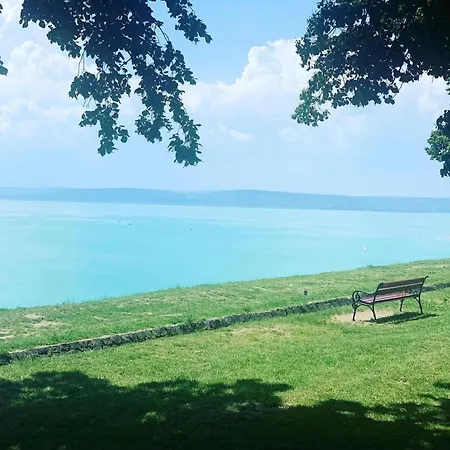 The Blue Akarattya Apartment Balatonkenese