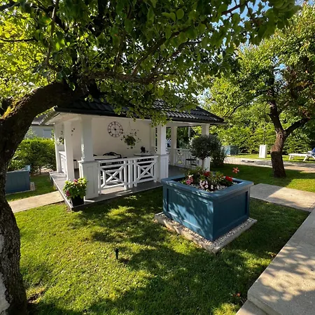 The Blue Akarattya Apartamento