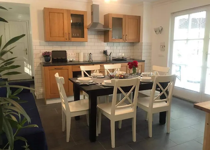 The Blue Akarattya * באלאטונקנשה