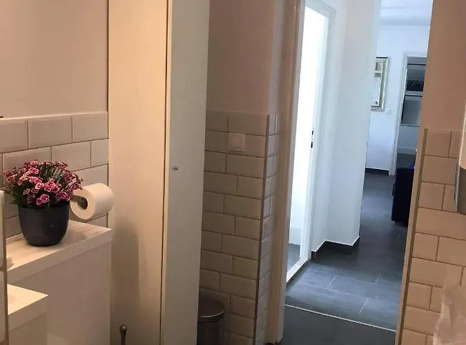 The Blue Akarattya באלאטונקנשה