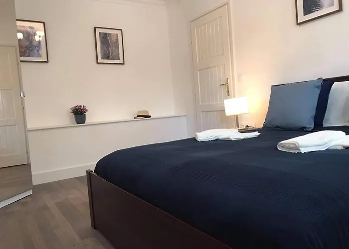 The Blue Akarattya באלאטונקנשה