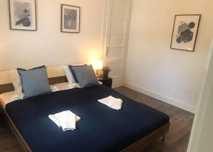 The Blue Akarattya באלאטונקנשה