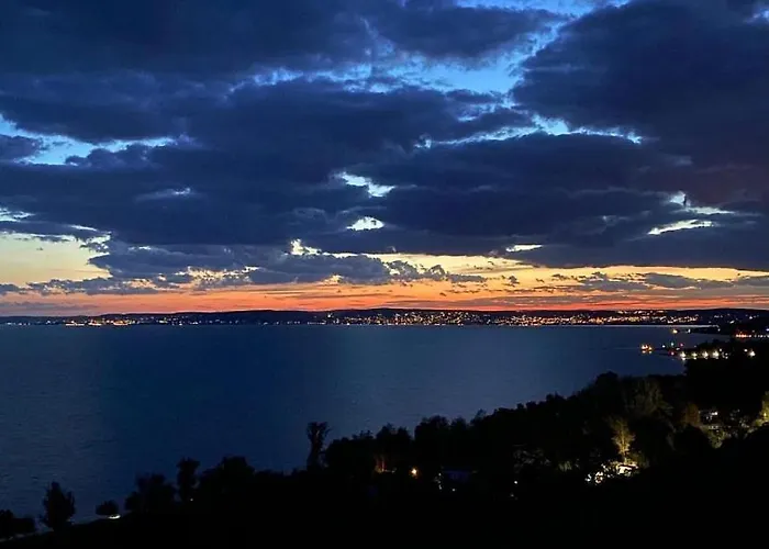 The Blue Akarattya באלאטונקנשה