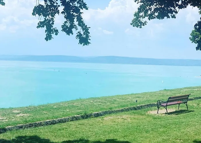 The Blue Akarattya شقة بالاتونكينيشي