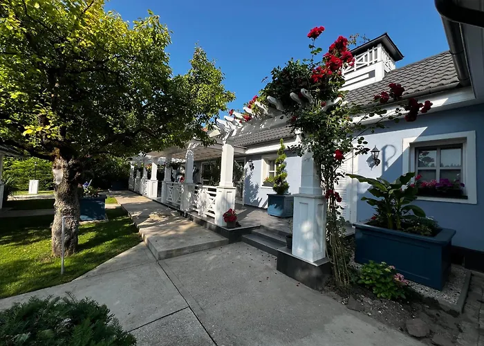 דירה The Blue Akarattya